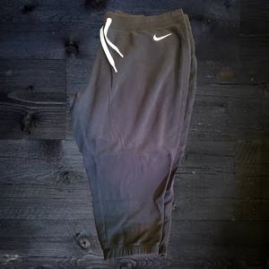 Nike Crop work out bottoms large women's